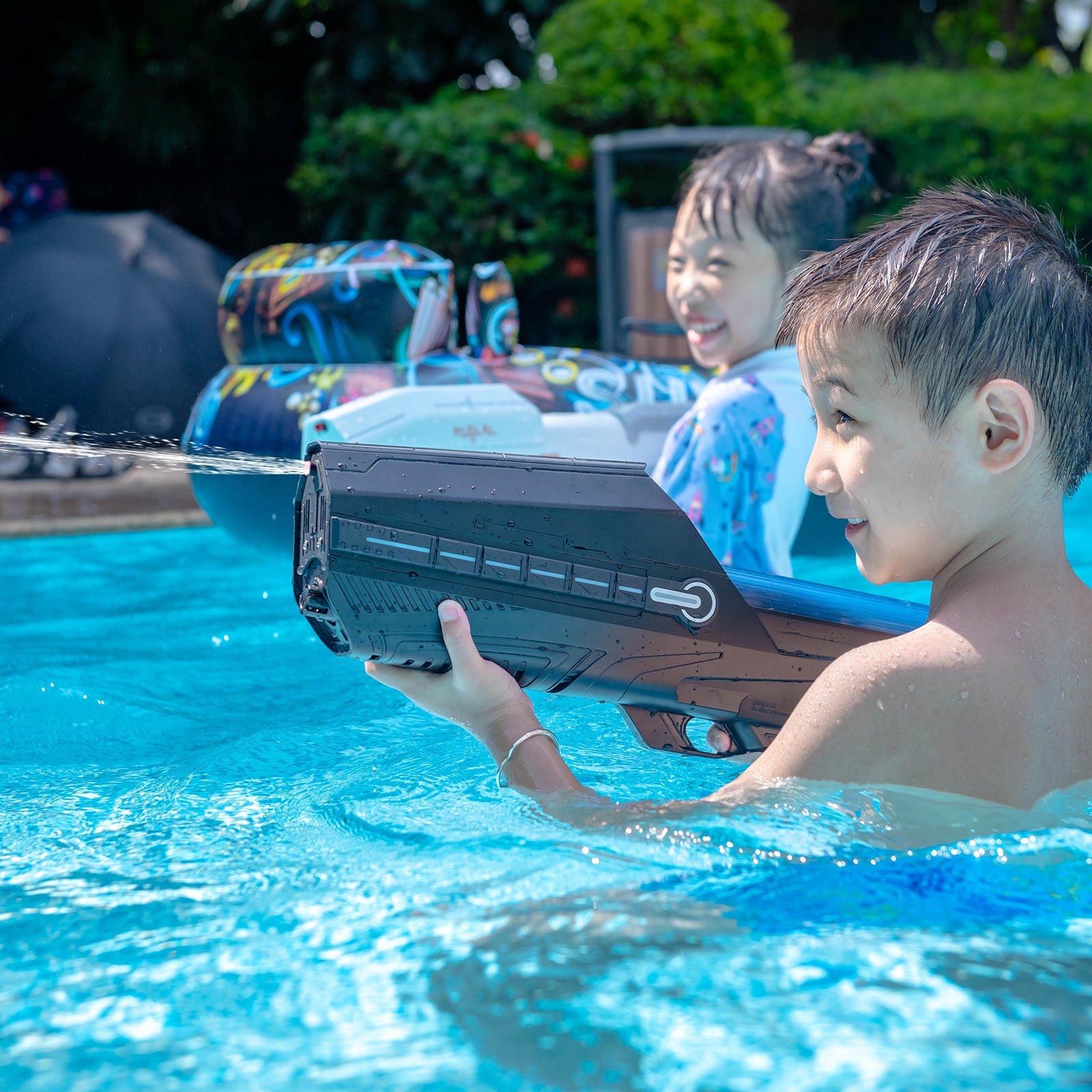 Enjoy summer fun with electric water gun